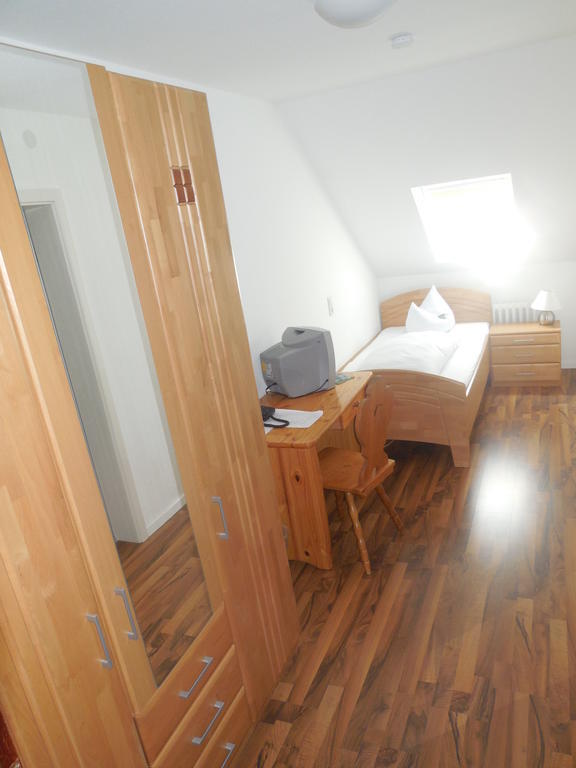 Hotel Garni Am Hechenberg Mainz Rum bild